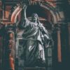 Статуя Иисуса Христа. Где найти цитаты о Боге со смыслом.